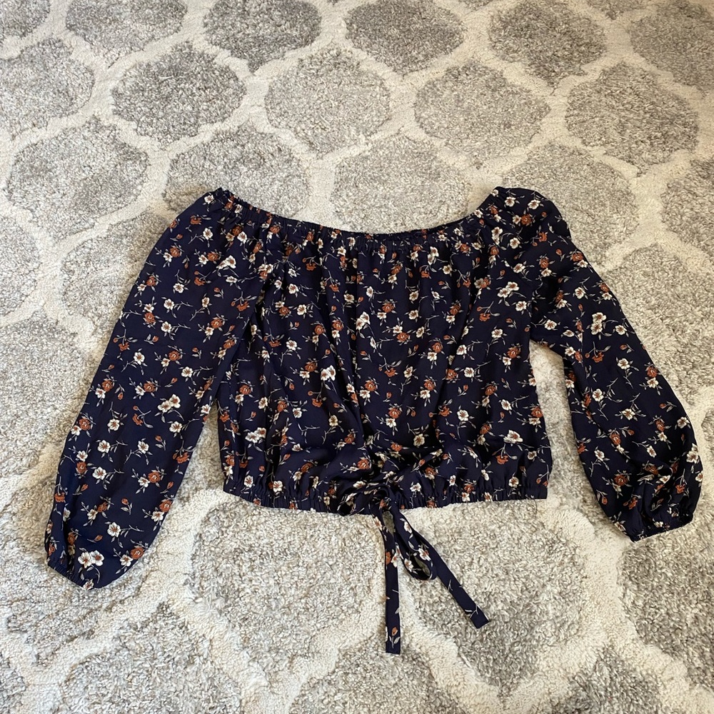 Long sleeve cropped blouse